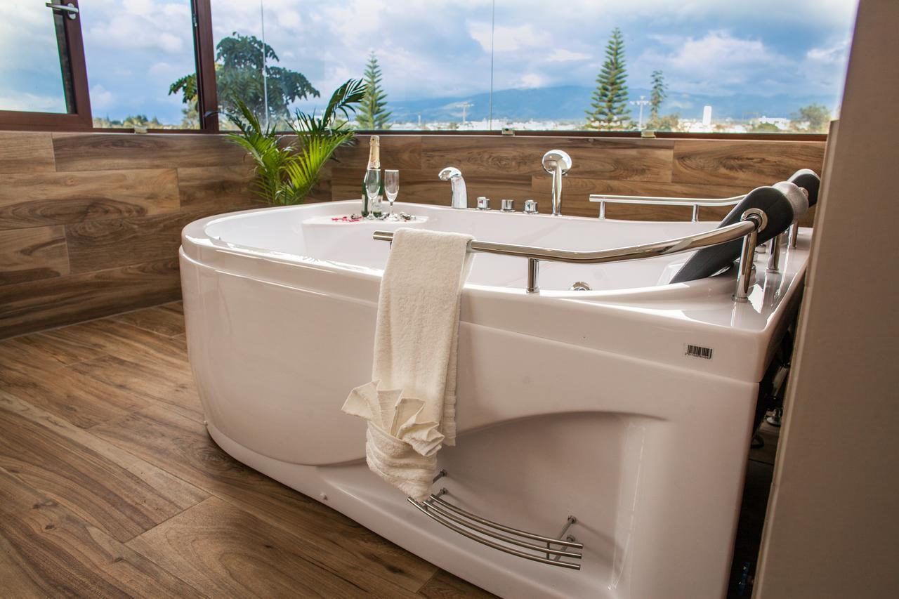Ilalo Garden Hotel & Restaurant Quito Ngoại thất bức ảnh